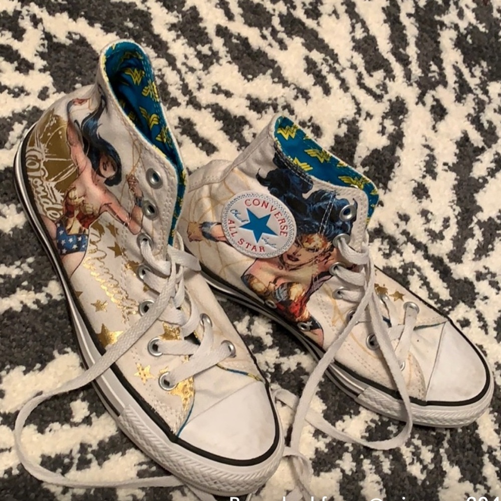 Converse All Star Hi Wonder Woman Sneaker DC Comics Limited Edition Size W7/M5